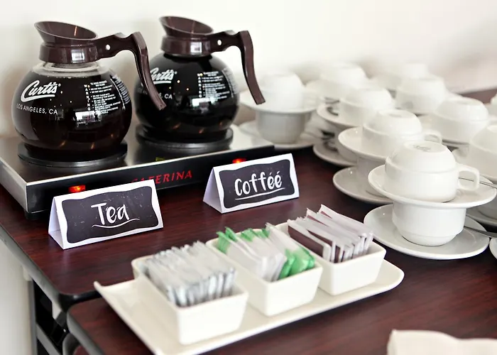 Nite & Day Surabaya - Gunungsari Hotel